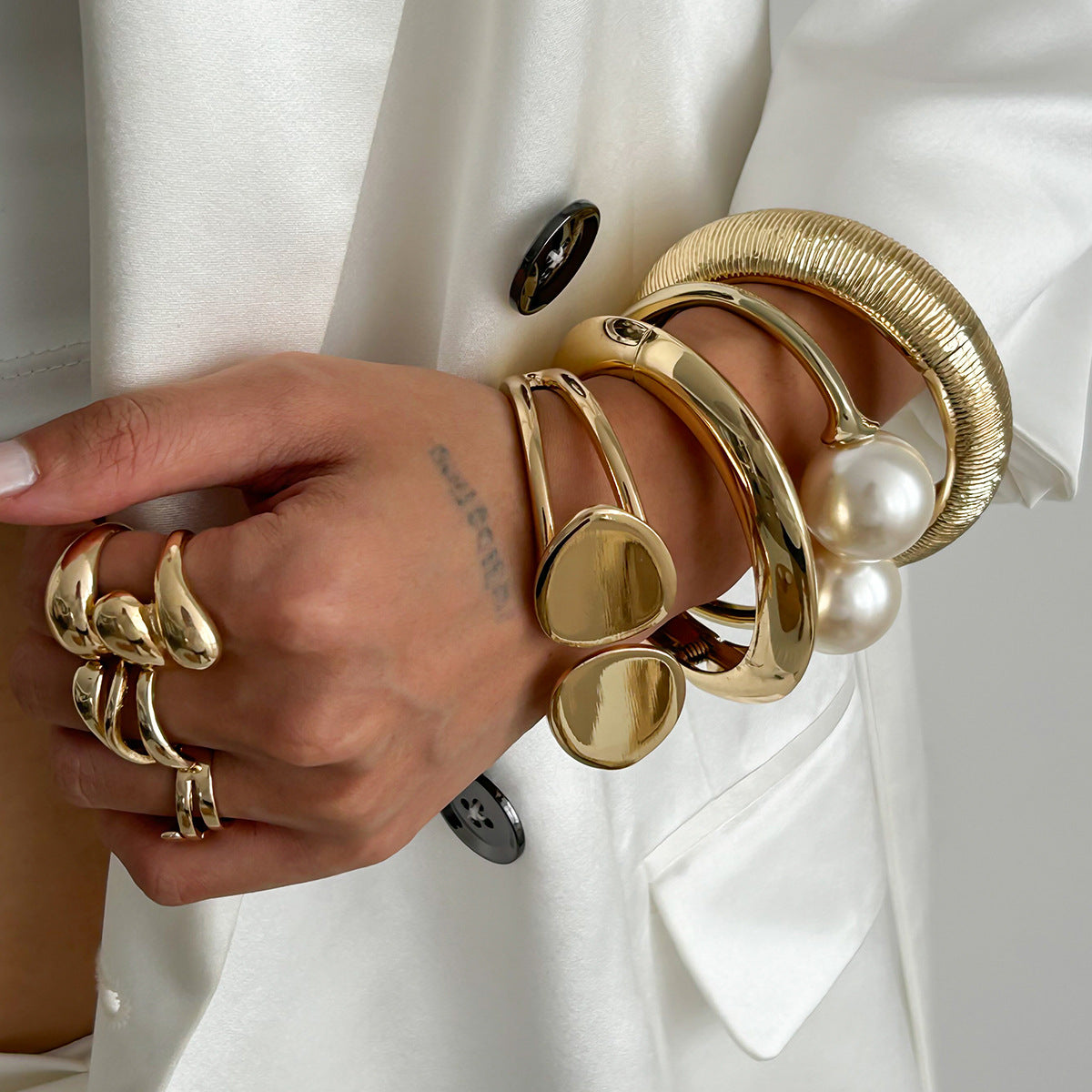 Lunara Layered Disc Bracelet Set