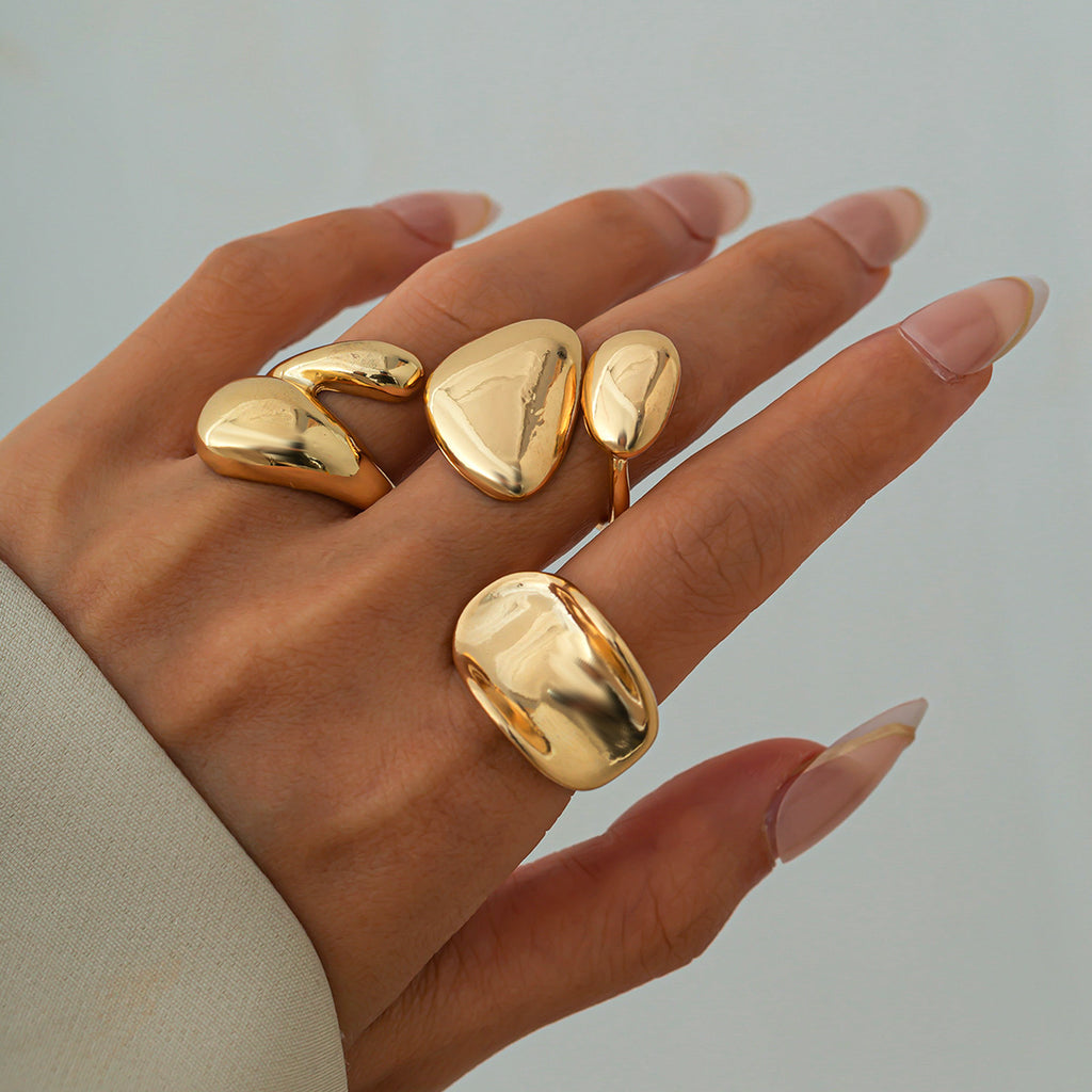 Soléa Embrace Ring Set