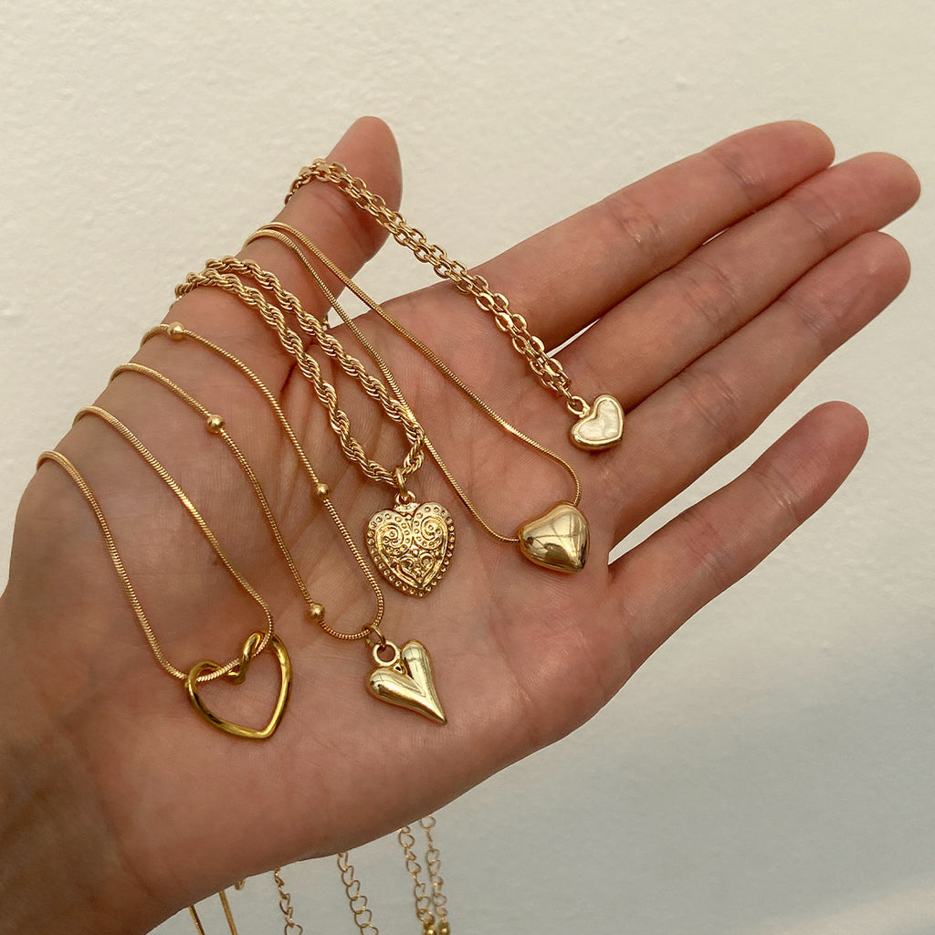 Amoura Tassel Heart Chain Set