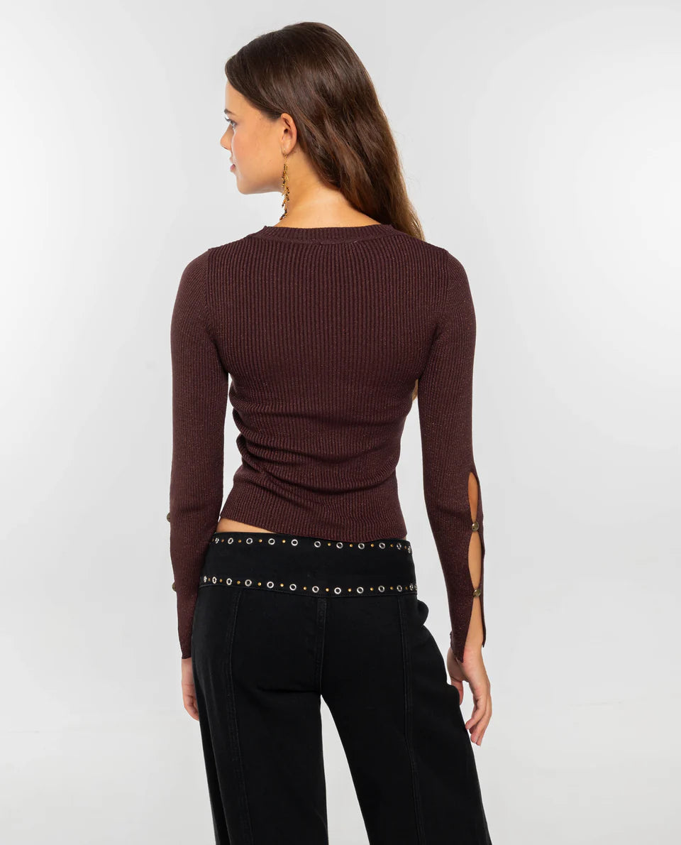 Slim Fit Sweater – Elegant Knit Top